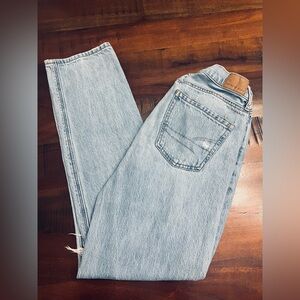 American Eagle 90s Straight Light Wash Distressed Jeans Size 0